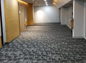 Proyek Proyek Kantor Senayan, Jakarta <br>Karpet Tile Radisson RO-145 Grey <br>Total Pemasangan : 600 M2 1 ~blog/2023/7/22/whatsapp_image_2023_07_18_at_14_24_51_4